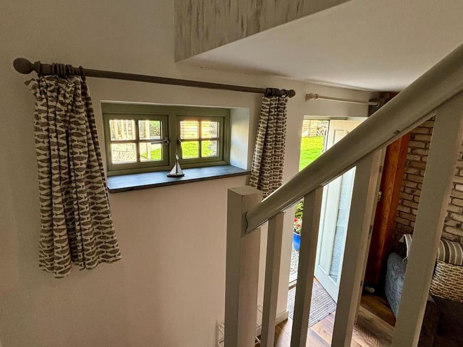Little Bream - Pretty Cosy Cottage, Sea Views, Walk To The Beach Mawnan Smith Buitenkant foto